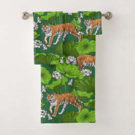 Tiger im weißen Lotusteich Badhandtuch Set