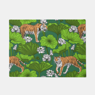 Tiger im weißen Lotusteich Fußmatte