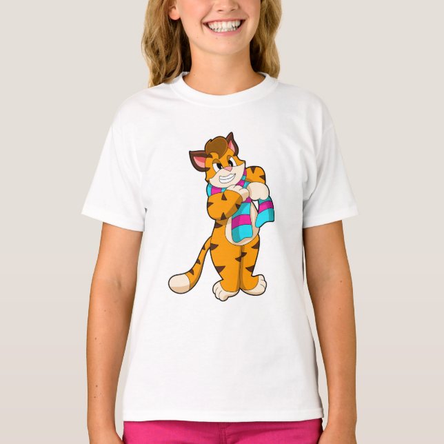 Tiger im Winter mit Scarf T-Shirt (Vorderseite)