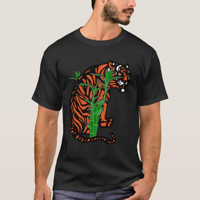 Tiger in Bamboo T-Shirt (Vorderseite)
