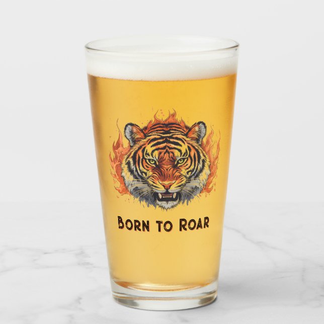 Tiger mit Flammen - Anpassbarer Text Glas (Vorne (Gefüllt))