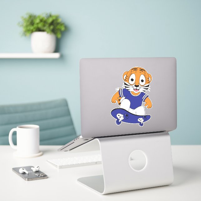 Tiger mit Skateboard Aufkleber (Laptop auf Schreibtisch)