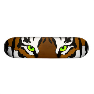 Tiger mustert Skateboard