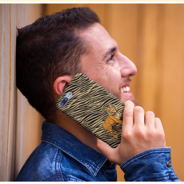 Tiger Pattern in Light Brown with Tiger  iPhone 16 Hülle (Von Creator hochgeladen)