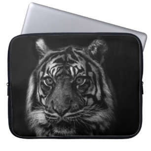 TIGER PORTRAIN IN BW LAPTOPSCHUTZHÜLLE