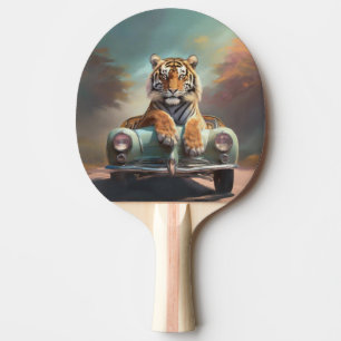 Tiger sitzt auf einem Sportwagen Tischtennis Schläger