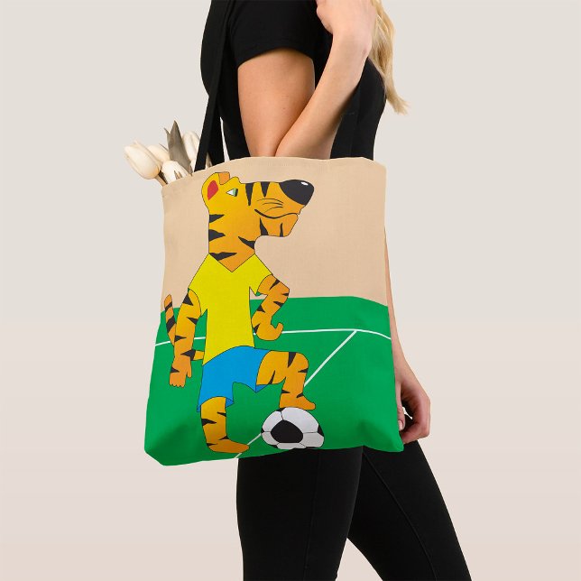 Tiger spielt Fußball Tasche (Von Creator hochgeladen)