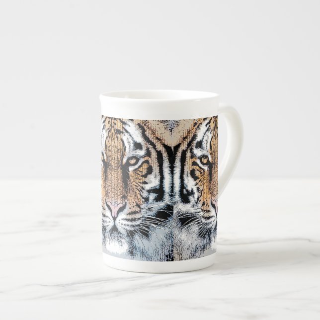 Tiger Streifen Portrait in Grafik-Press-Stil Prozellantasse (Vorderseite Rechts)
