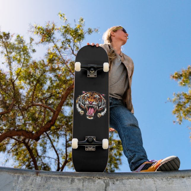 Tiger und Schädel Skateboard (Außenbereich 1)