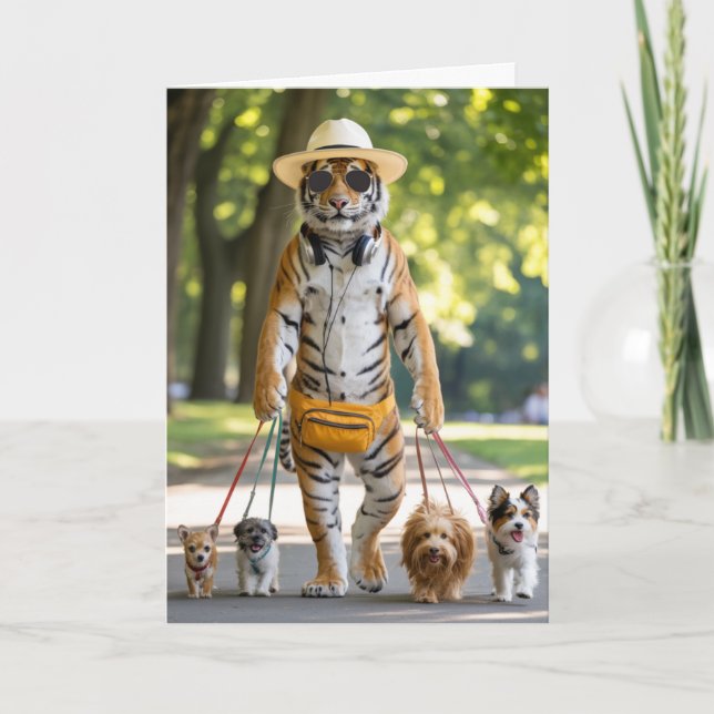 Tiger Walkin' the Dog Card Feiertagskarte (Vorderseite)