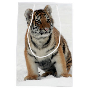 Tigerjunges im Schnee Fotografie Mittlere Geschenktüte