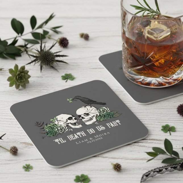 Til Death Gray Goth St Patricks Day Floral Skull Rechteckiger Pappuntersetzer (Dark Gray Floral Irish Skull 'Til Death Do Us Part Wedding Coasters. Skulls, Roses, Shamrock & Raven)