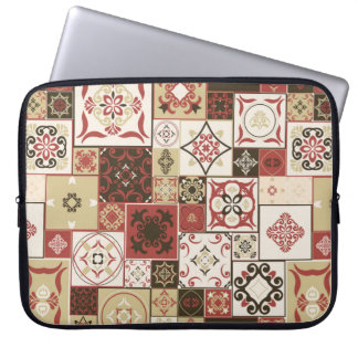 Tile PATTERN aus marsala-braunbeige marokkanischen Laptopschutzhülle