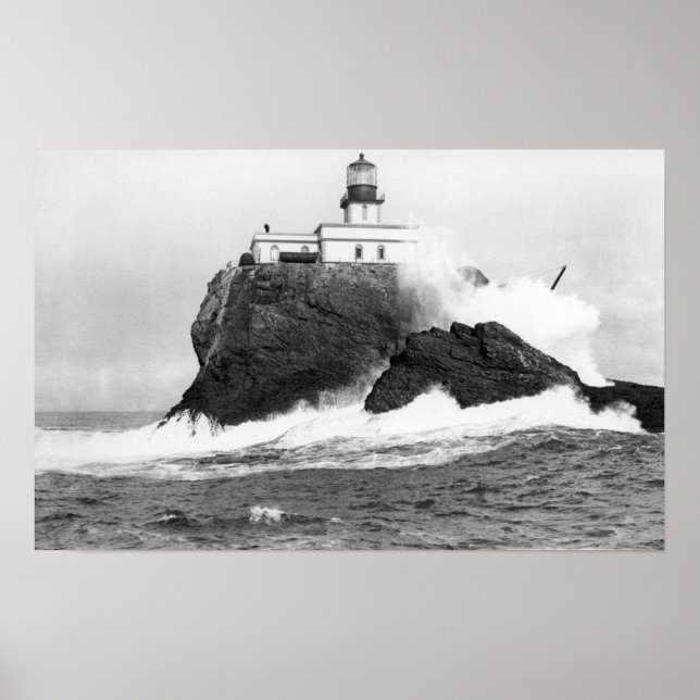 Tillamook, Oregon Lighthouse am Meer, OR Poster (Vorne)