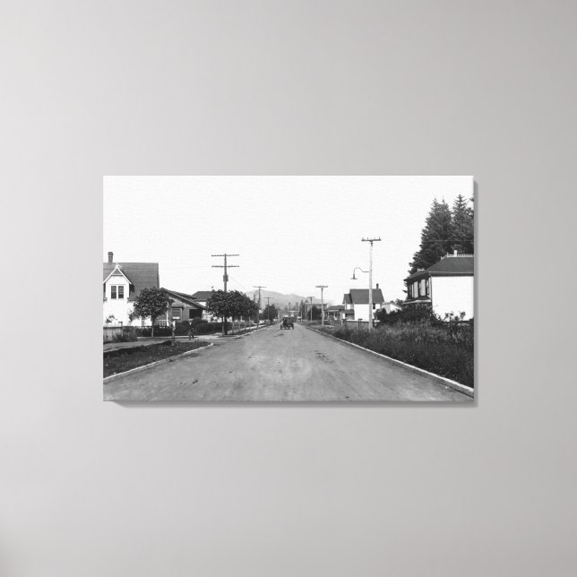 Tillamook, Oregon Residential Street Scene Leinwanddruck (Vorderseite)