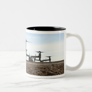 Tiltrotor Flugzeuge des Osprey V-22 Zweifarbige Tasse