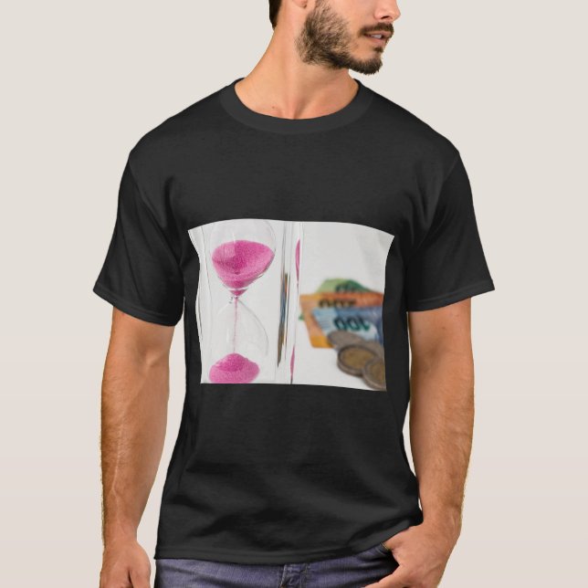 Time & Wealth Stundenglas Tee (Vorderseite)