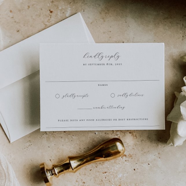 Timeless Vines Monogram Wedding Crest RSVP Karte (Von Creator hochgeladen)