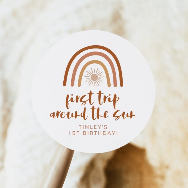 TINLEY Boho Terracotta Rainbow Sun Erster Geburtst Runder Aufkleber (Von Creator hochgeladen)