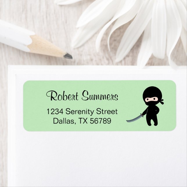 Tiny Angry Ninja auf Green (Insitu)