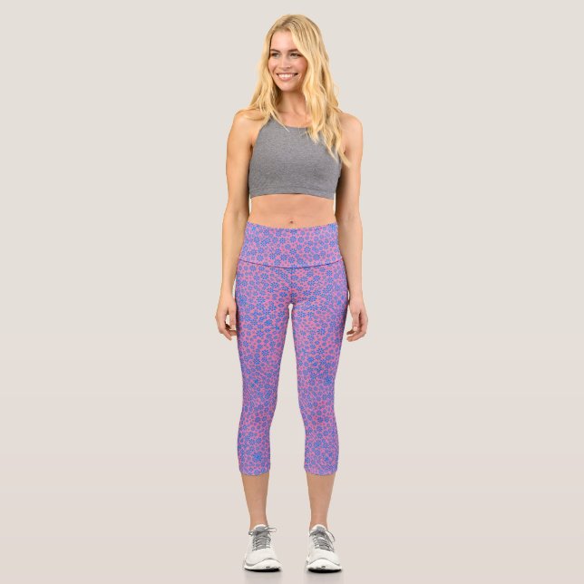 Tiny Blume Pattern.Blue 02.b Pink BG Capri Leggings (Vorderseite)