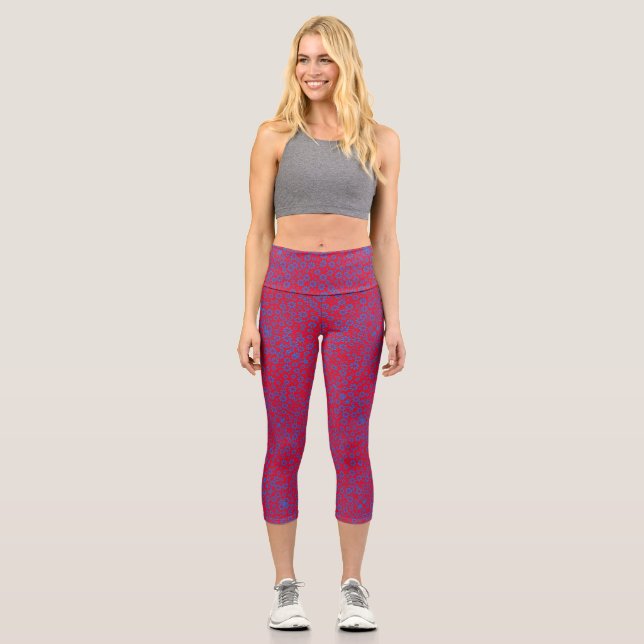 Tiny Blume Pattern.Blue 02.b Red BG Capri Leggings (Vorderseite)