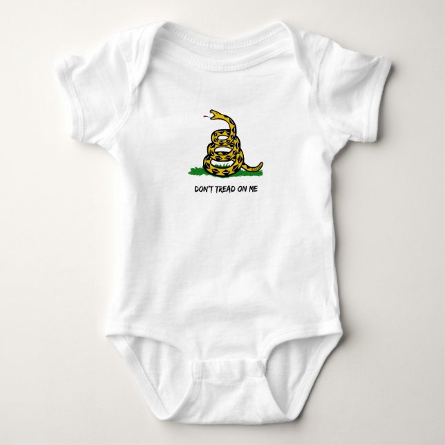 Tiny but Free - Gadsden Flag Baby Onesie Baby Strampler (Vorderseite)