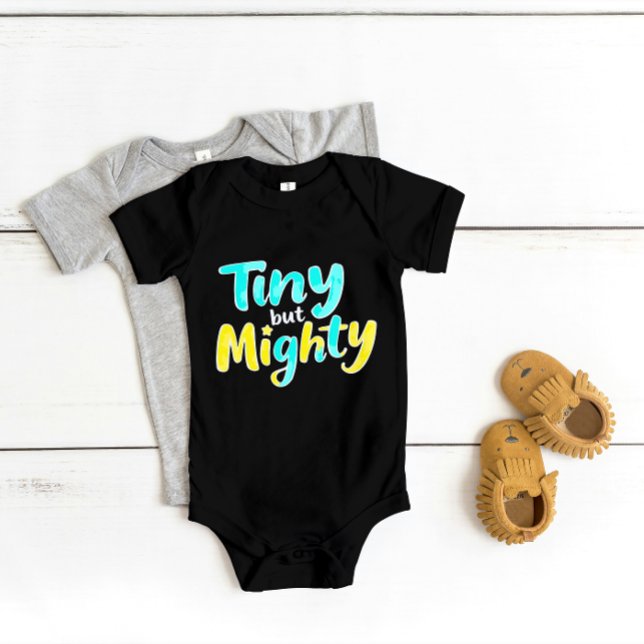 "Tiny but Mighty" Niedliche Tapferkeit Baby Strampler (Von Creator hochgeladen)