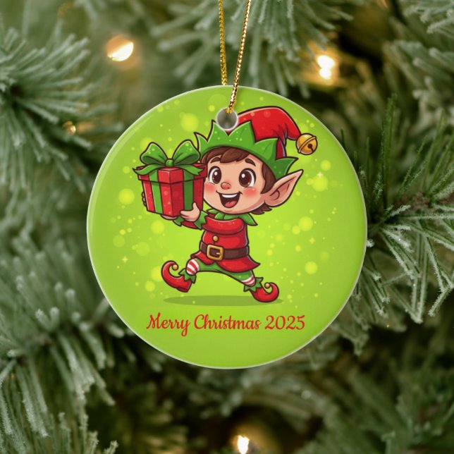 Tiny Christmas Elf with Gift Personalized 2025  Keramik Ornament (Baum)
