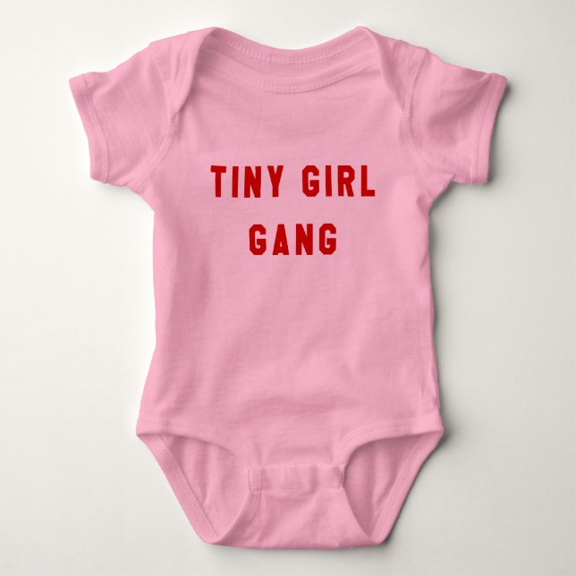 Tiny Girl Gang Baby Bodysuit Strampler (Vorderseite)