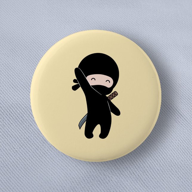 Tiny Happy Ninja auf Yellow Button (Von Creator hochgeladen)