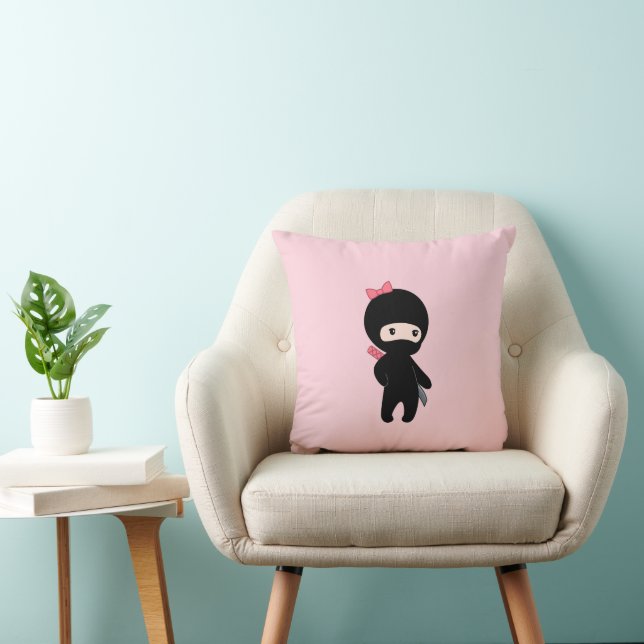 Tiny Ninja Girl on Pink Kissen (Stuhl )