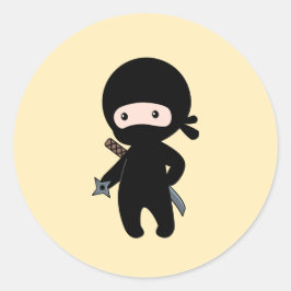 Tiny Ninja Holding Drewing Star auf Gelb Runder Aufkleber