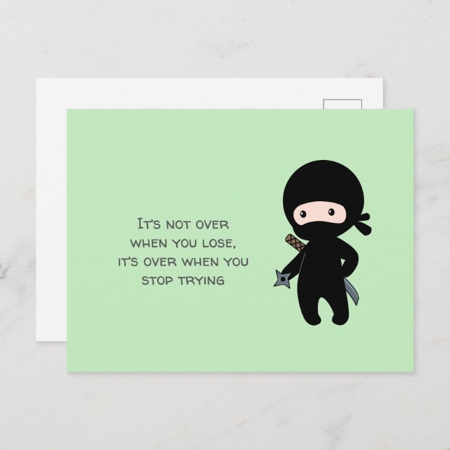 Tiny Ninja Holding-Star auf grünem Zitat Postkarte (Vorne/Hinten)