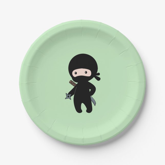Tiny Ninja Holding Throwing Star auf Green Pappteller (Vorderseite)