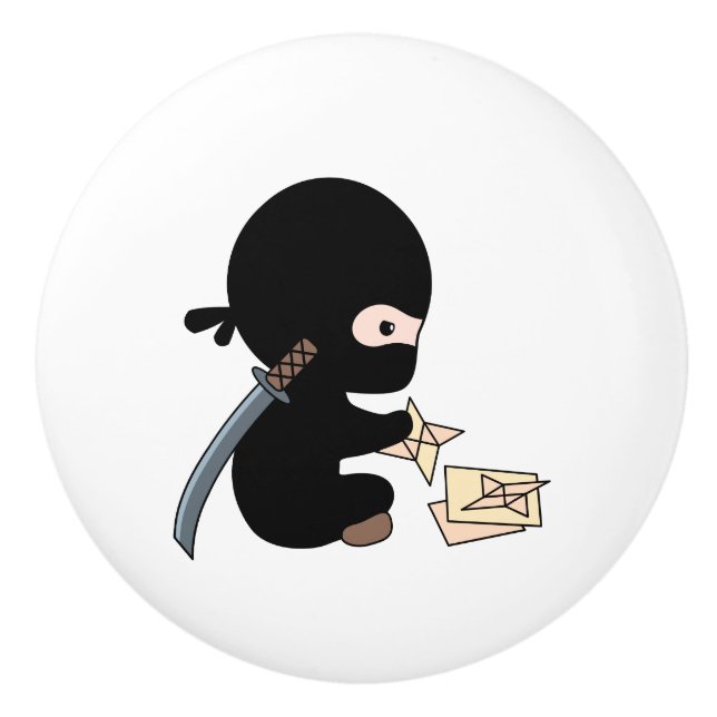 Tiny Ninja Making Origami Paper werfen Star Keramikknauf (Vorderseite)