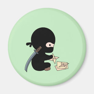 Tiny Ninja Making Origami Paper werfen Star Magnet