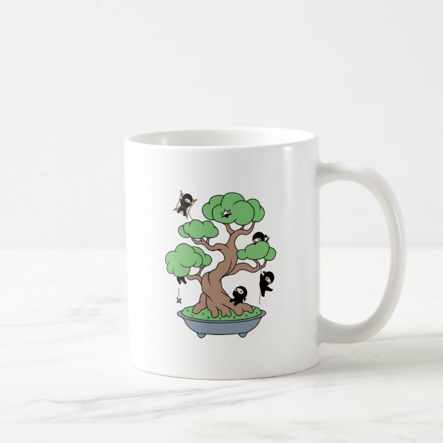 Tiny Ninjas in Bonsai Tree Kaffeetasse (Rechts)