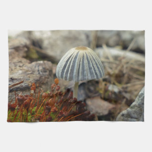 Tiny Toadstool Handtuch
