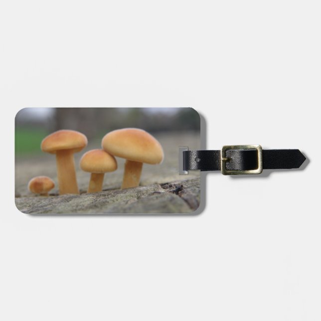 Tiny Toadstools Macro Custom Gepäckanhänger (Vorderseite horizontal)
