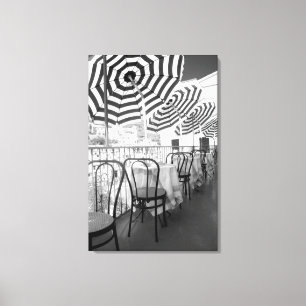 Tische im Schwarz-Weiß-Restaurant Leinwanddruck
