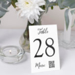 Tischnummer QR Code Menü Hochzeit<br><div class="desc">Elegante Tischkarten in Schwarz und Weiß mit einem sauberen und minimalen Design und einem QR-Code, um online auf das Hochzeitsmenü zuzugreifen.</div>