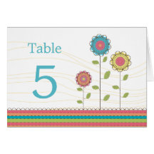 Tischplatzkarten hohe Regenbogenblumen Hochzeit