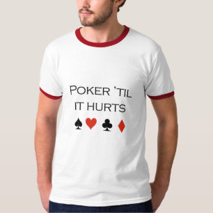 Tisonnier jusqu'à ce qu'il blesse le T-shirt