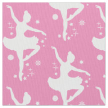 Ballerine en silhouette dans la neige