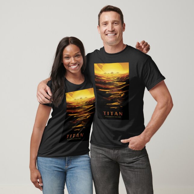 Titan der größte Mond des Planeten Saturn T-Shirt (Unisex)