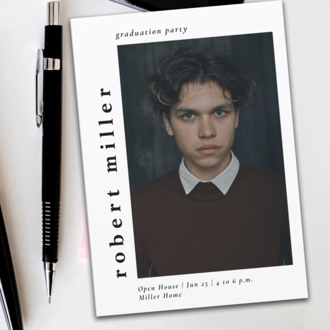 Titre Gras Classy Photo Graduation Invitation (Créateur téléchargé)