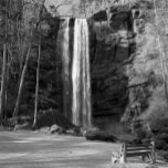 Toccoa-Fälle in Schwarz und Weiß Puzzle<br><div class="desc">Der Toccoa Falls ist einer der leichtesten Wasserfälle in Nordgeorgien. Es ist so ein friedlicher Ort. Toccoa Falls ist ein natürlicher Wasserfall in Toccoa, Georgia, USA. Der Wasserfall liegt auf dem Campus der Toccoa Falls Uni, einer privaten Christlichen liberalen Kunsthalle Uni. Die Geschichte des Toccoa Falls reicht bis in die...</div>
