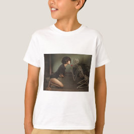 Tod und junge Frau T-Shirt