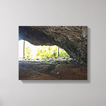 À l'intérieur de la grotte photo créée comme une